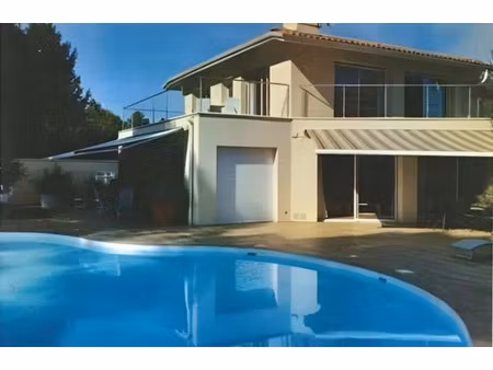 location meublée maison 5 pièces 185 m² à gujan-mestras (33470)  2 600 €