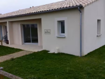 location maison 2 pièces 48 m² à saint-jean-d'angély (17400)  657 €