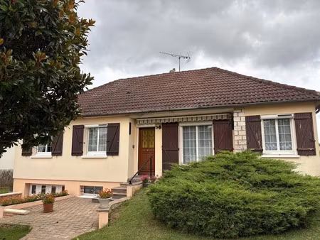 location maison 6 pièces 100 m² à thivars (28630)  1 350 €