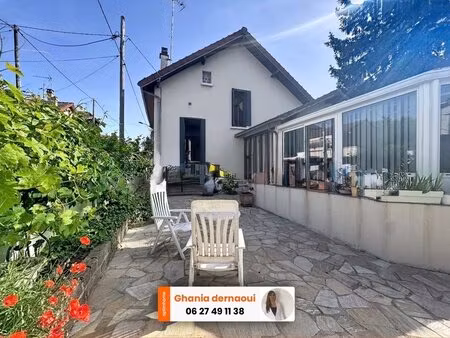 à 2 min du rer e champigny centre – maison 123 m² habitables – 4 chambres/grand sejour–...