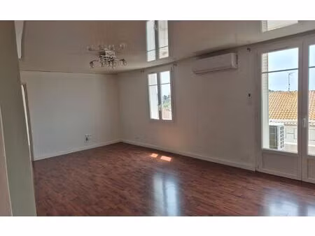 location appartement  m² t-3 à béziers  760 €