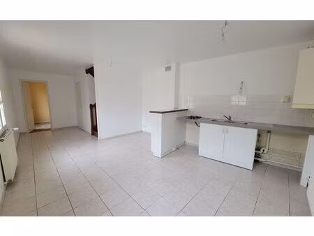 location appartement  m² t-3 à sully-sur-loire  460 €