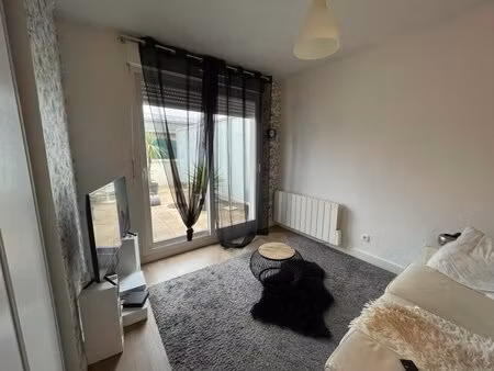 a louer f2 franqueville saint piere