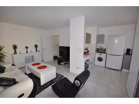 location appartement 3 pièces 60 m² à grand-charmont (25200)