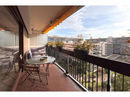 marseille 6ème le méditerranée : t4 en étage élevé avec terr