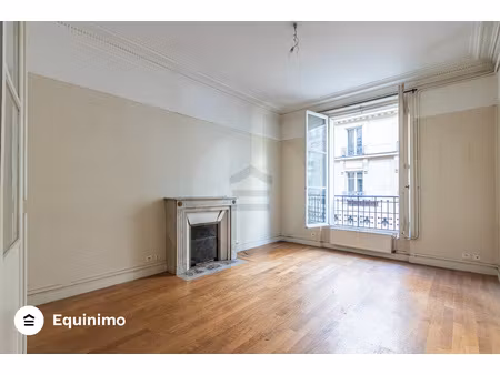 appartement de 62m2  situé rue serret à 100m du métro boucic