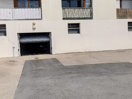 parking / box troyes 12 m2
