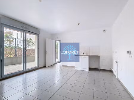 à vendre ? charmant 2 pièces avec terrasse à cergy-le-haut