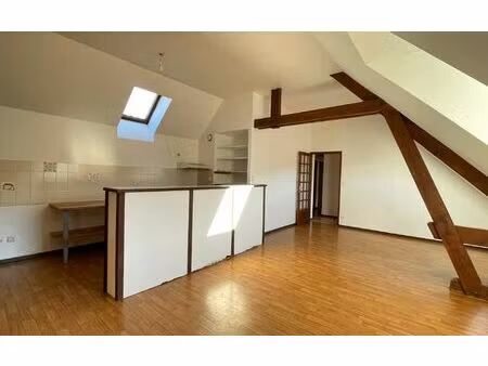 location appartement  m² t-2 à marcillac-vallon  470 €