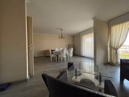 t5 avec balcon  ascenseur et double parking fermé à saint-brieuc