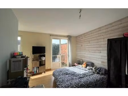 location appartement  27.06 m² t-1 à saint-yrieix-la-perche  320 €