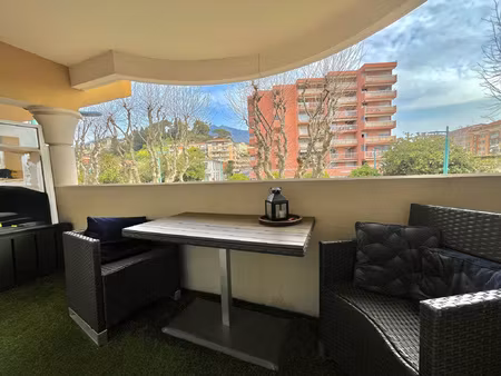 exclusivité menton  bas borrigo  studio avec terrasse à 300m