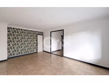 location appartement  m² t-5 à trélissac  800 €