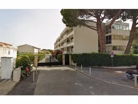 location stationnement  13 m² t- à vallauris  70 €