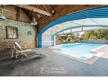 domaine de caractère  au coeur de la nature  avec piscine et pool house
