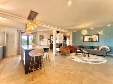 maison rénovée  moderne - proche centre-ville - vue dégagée