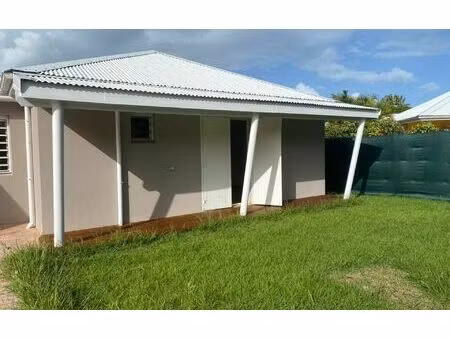 location maison  m² t-4 à goyave  2 230 €