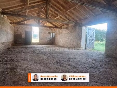 vente longère et corps de ferme à saint-julien-des-landes (85150) : à vendre / 216m² saint