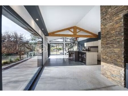 maison de 237 m² à uchaux