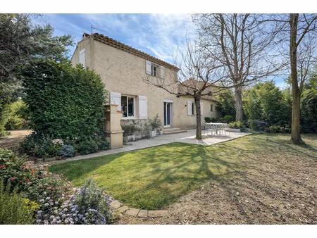 villa t4 d'env 105.5 m² avec grand garage attenant sur parcelle de terrain clos de 480 m²