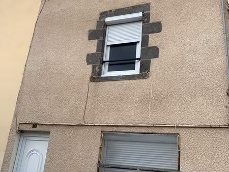 beau f2 meublé rez-de-chaussée à riom