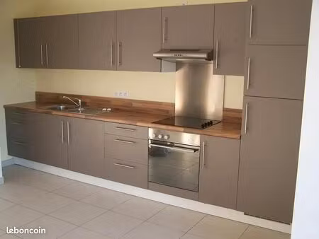 f2 dans résidence calme