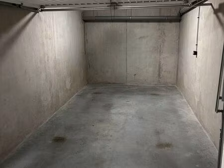 garage/box aix gambetta