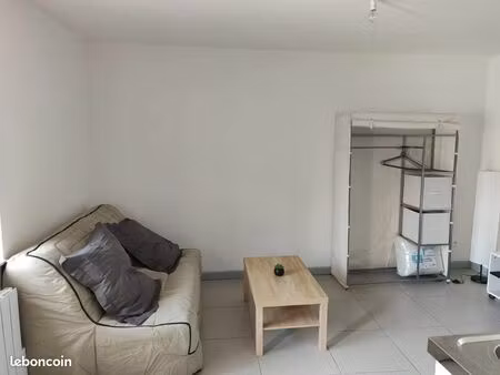 beau studio - douzy - libre au 01/12