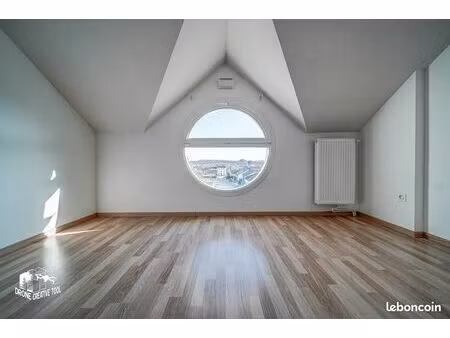 à louer – appartement triplex 38 m² – vitry-sur-orne