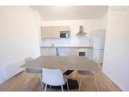 grand t2 à corte (centre ville)