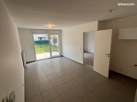 beau t2 récent avec garage et terrasse secteur château gaillard- villeurbanne