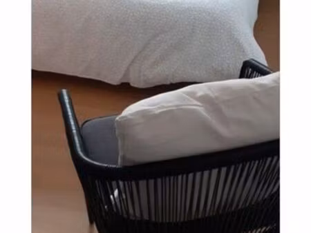 loue grande chambre claire meublée