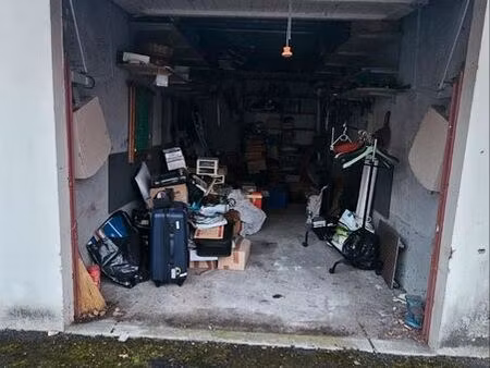 garage dans résidence fermée