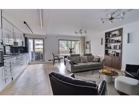 appartement paris 19 112 m² t-5 à vendre  698 000 €