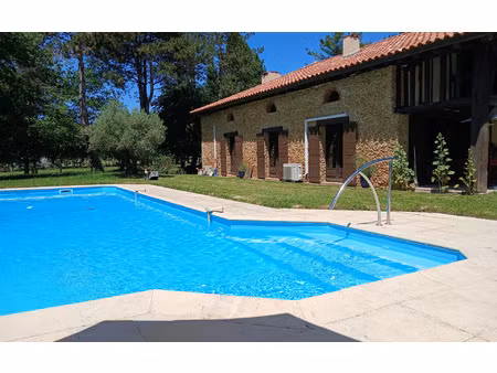 maison bougue 353.6 m² t-5 à vendre  620 000 €