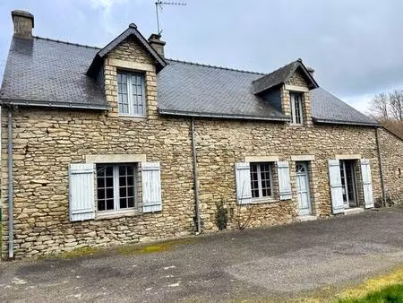 longère d'environ 100 m² avec environ 2600 m² de terrain