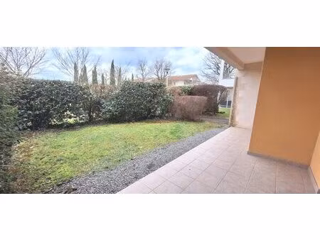 t3 en rez de jardin avec 2 parkings