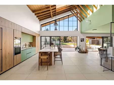 la renaissance d'une usine en maison d'architecte au coeur de charly