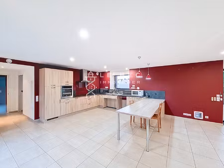 exclusivité caudan : longère entièrement rénovée.