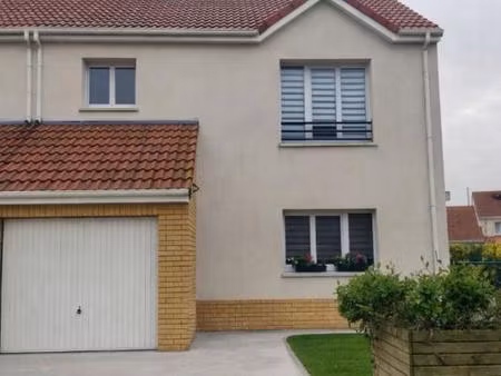 maison contemporaine t4 90 m² avec étage  implantée sur 300 m² de terrain clos 296100 ttc