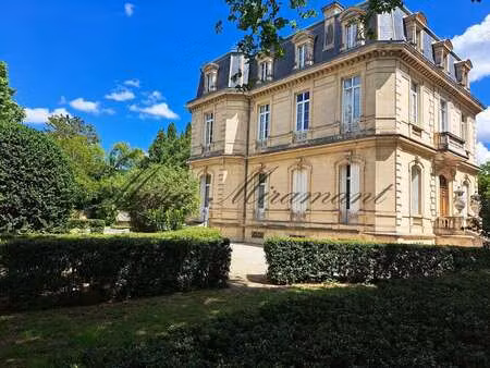 maison de luxe à vendre à nîmes : 1 680 000 € | 550m²