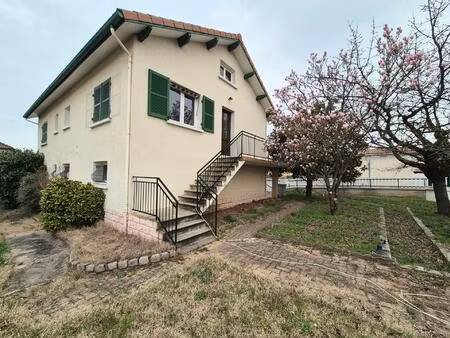 maison familiale avec jardin et 4 chambres