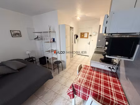 à vendre – studio avec ascenseur et balcon – amélie-les-ba