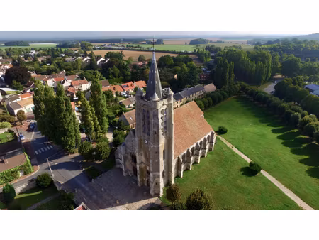 à vendre .appartement 2 pièces de 65 89 m² avec 2 places de parking . survilliers (95)