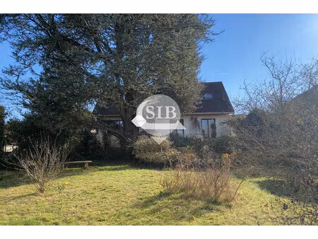 maison individuelle 7 pièces avec grand jardin