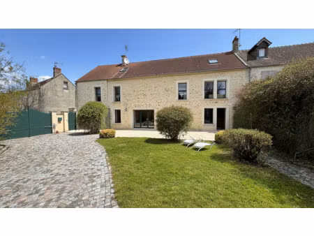 maison ancienne avec dépendances