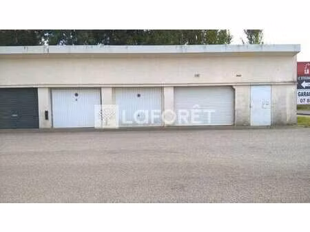 location garage box et parking à châtillon-sur-thouet (79200) : à louer / 15m² châtillon-s