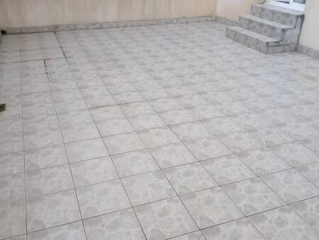 t2 avec grande terrasse et parking