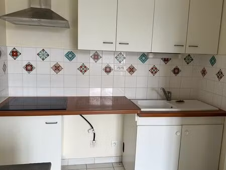 t3 avec 2 chambres et parking