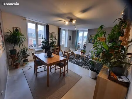 calais hyper centre f3 - 65m² 2 chambres libre au 9 avril